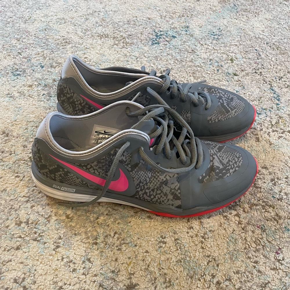 Women’s Nike size 10 shoes, gray snake print with hot pink dual fusion